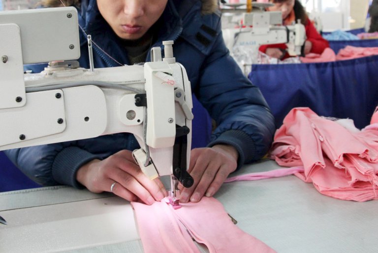 Lezhou Garment Sewing