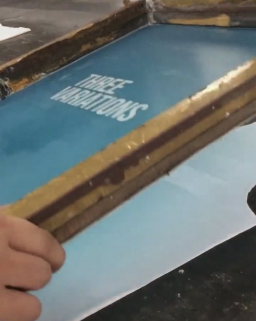 6. put cutted fabric under the printing screen