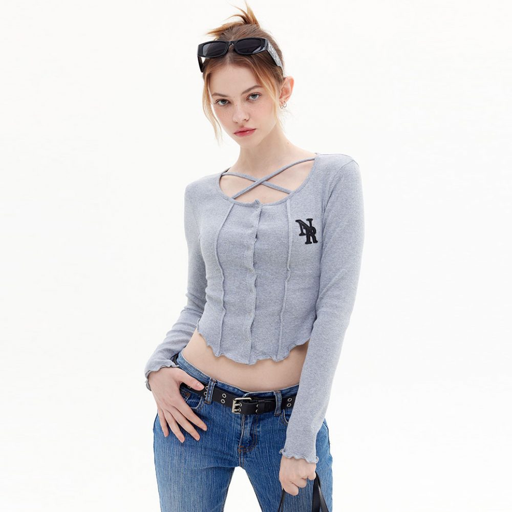 custom open button round neck cropped top