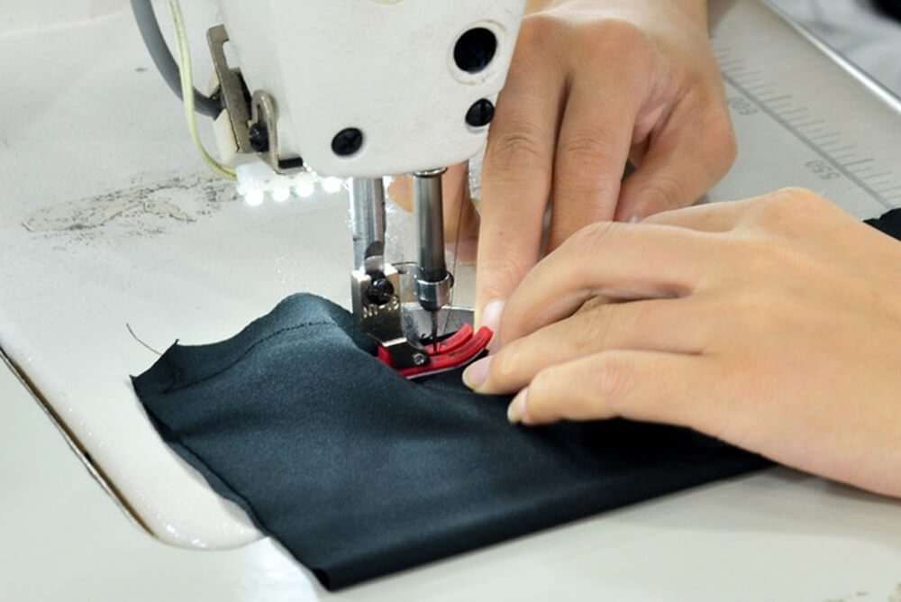 lezhou garment sewing2